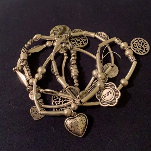 Sliver charm bracelet NWOT - Picture 4 of 4
